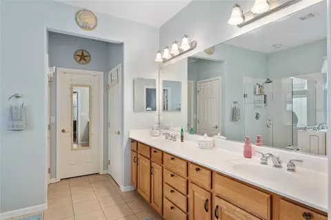 Bath - 9290 SE 120th Loop, Summerfield, FL 34491 photo 2 of 4