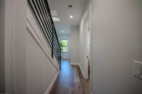 Entry Way - 141 SE Watula Ave, Ocala, FL 34471 photo 5 of 7