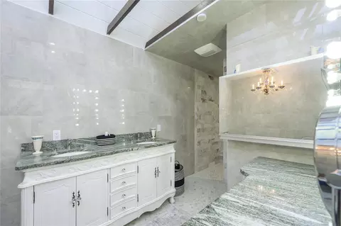 Bath - 10925 SW 16th Ave, Ocala, FL 34476 photo 5 of 9
