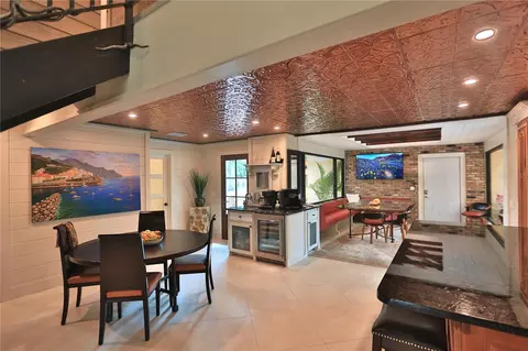 Dining - 10925 SW 16th Ave, Ocala, FL 34476 photo 3 of 4