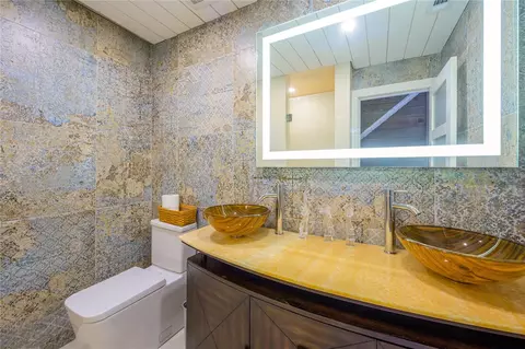 Bath - 10925 SW 16th Ave, Ocala, FL 34476 photo 6 of 9