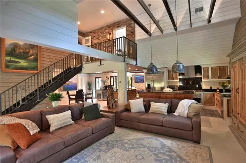 Living - 10925 SW 16th Ave, Ocala, FL 34476 photo 3 of 5