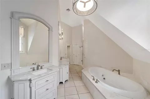 Bath - 1251 SW 43rd Pl, Ocala, FL 34471 photo 4 of 8
