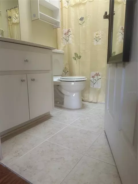 Bath - 2127 N E 40th Ave, Ocala, FL 34470 photo 6 of 6