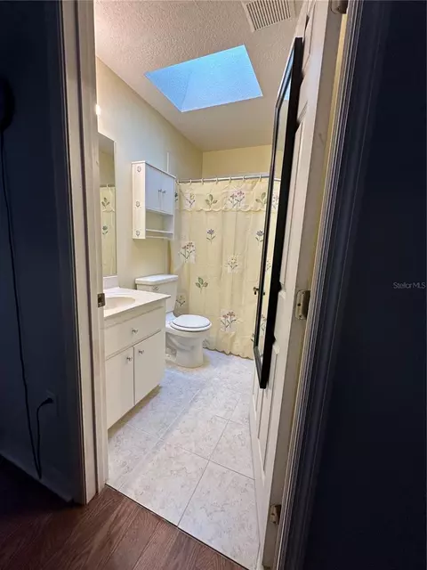 Bath - 2127 N E 40th Ave, Ocala, FL 34470 photo 1 of 6