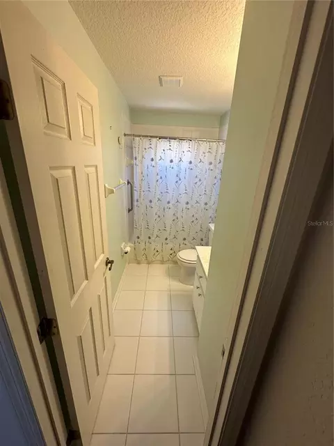 Bath - 2127 N E 40th Ave, Ocala, FL 34470 photo 4 of 6