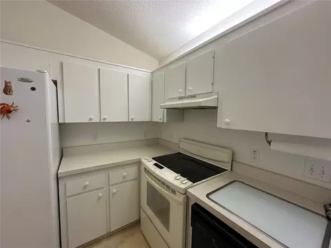 Kitchen - 2127 N E 40th Ave, Ocala, FL 34470 photo 1 of 4