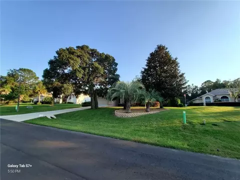 1566 E St Charles Pl, Inverness, FL 34453