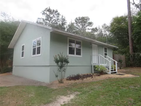 5949 SE 164th Ct, Ocklawaha, FL 32179
