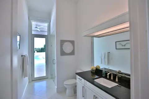 Bath - 601 SE 80th St, Ocala, FL 34480 photo 1 of 4