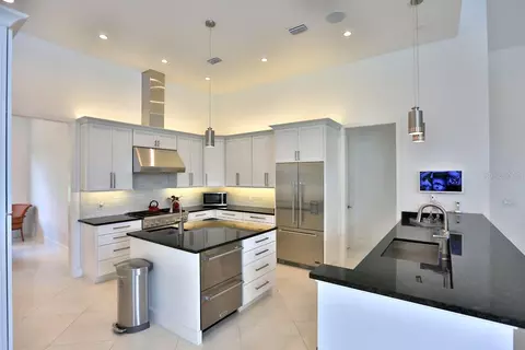Kitchen - 601 SE 80th St, Ocala, FL 34480 photo 6 of 6
