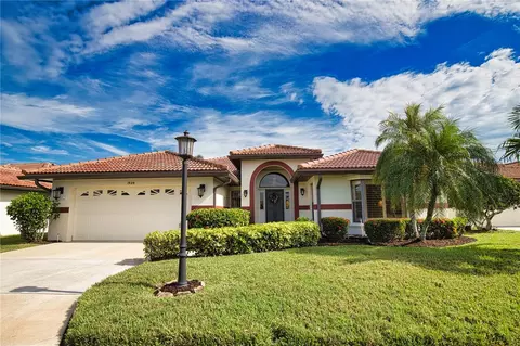 1928 Cove Pointe Dr, Venice, FL 34293