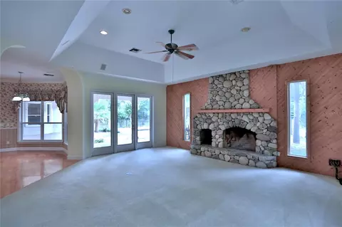 Living - 500 SE 69th Pl, Ocala, FL 34480 photo 2 of 2