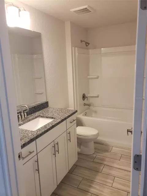 Bath - 4866 Sutherland St #LOT 62, Spring Hill, FL 34609 photo 2 of 4