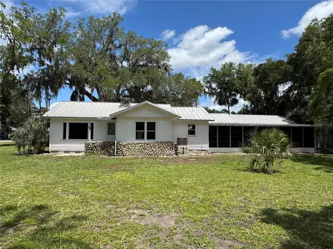 5510 Riverside Dr, Yankeetown, FL 34498