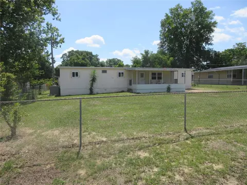 3725 SE 174th Ct, Ocklawaha, FL 32179