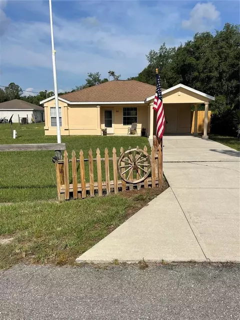 24 Malauka Ter, Ocklawaha, FL 32179