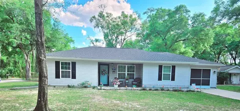 19370 Saint Benedict Dr, Dunnellon, FL 34432