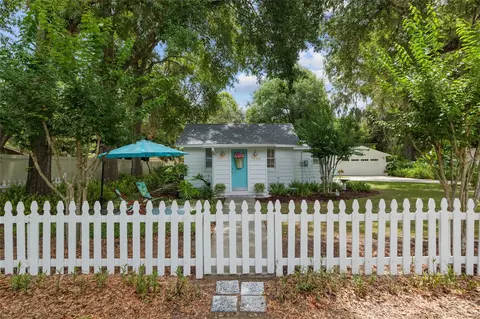 12335 SE 130th Ct, Ocklawaha, FL 32179