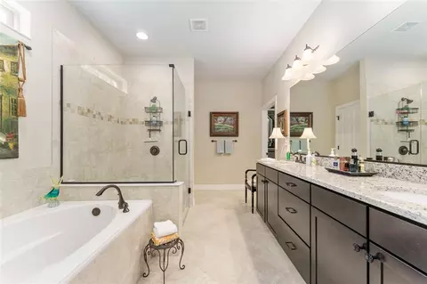 Bath - 9158 SW 65th Loop, Ocala, FL 34481 photo 1 of 8