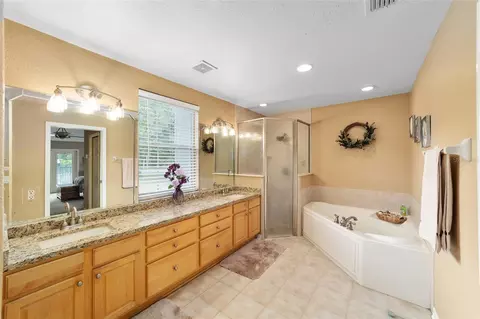 Bath - 2151 SE 59th St, Ocala, FL 34480 photo 2 of 5