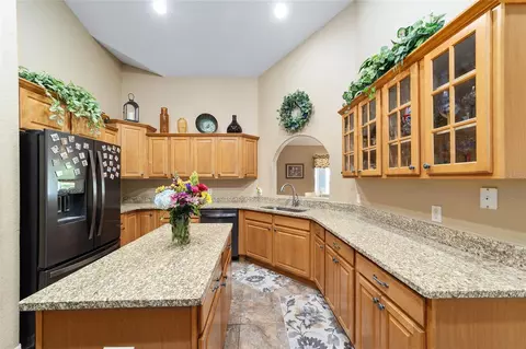 Kitchen - 2151 SE 59th St, Ocala, FL 34480 photo 4 of 5