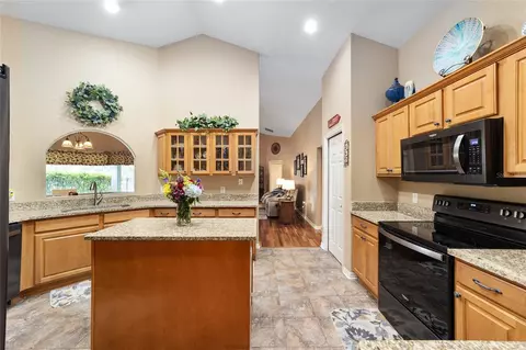 Kitchen - 2151 SE 59th St, Ocala, FL 34480 photo 3 of 5