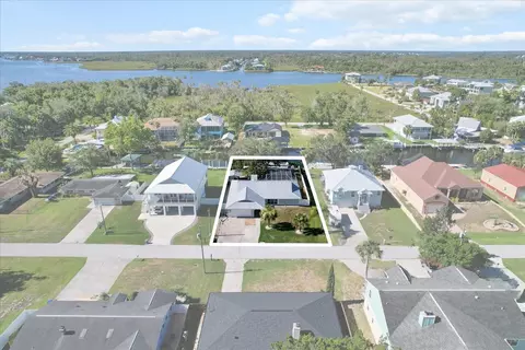 1860 NW 16th St, Crystal River, FL 34428