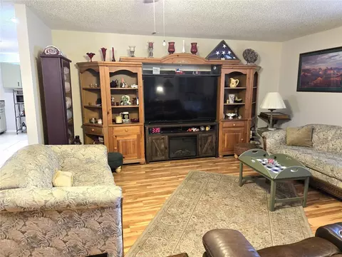 Living - 37 Oak Loop, Ocala, FL 34472 photo 1 of 4