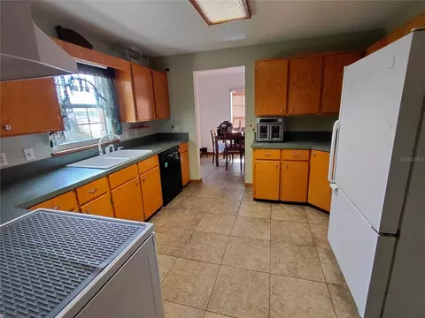 Kitchen - 33 Pine Trace Crse, Ocala, FL 34472 photo 8 of 8