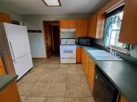 Kitchen - 33 Pine Trace Crse, Ocala, FL 34472 photo 2 of 8