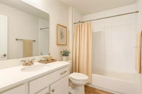Bath - 111 E Harvard St, Inverness, FL 34452 photo 3 of 5