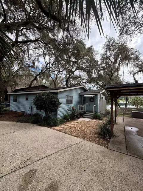 16585 SE 57th Pl, Ocklawaha, FL 32179