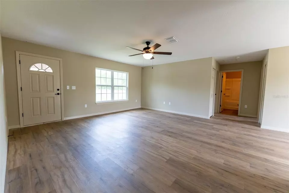 Living - 148 Dogwood Drive Cir, Ocala, FL 34472 photo 3 of 8