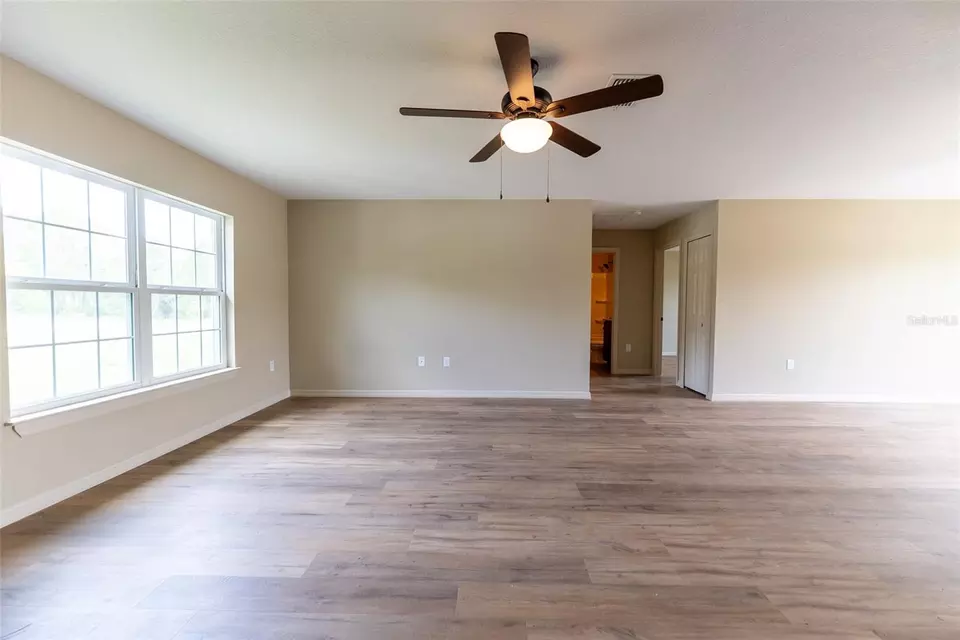 Living - 148 Dogwood Drive Cir, Ocala, FL 34472 photo 2 of 8