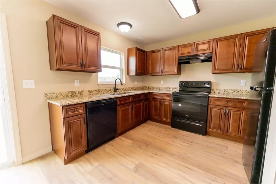 Kitchen - 148 Dogwood Drive Cir, Ocala, FL 34472 photo 2 of 2