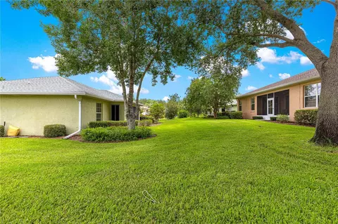 Exterior - 8018 SW 83rd Pl, Ocala, FL 34476 photo 6 of 11