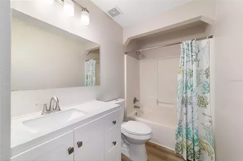 Bath - 5315 SE 26th Ave, Ocala, FL 34480 photo 3 of 3