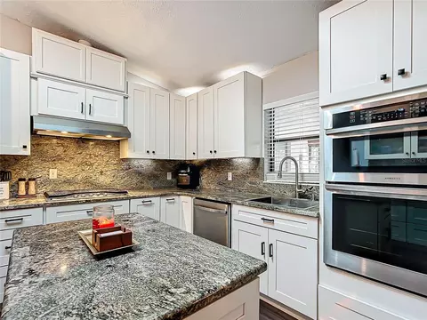 Kitchen - 1276 W Pearson St, Hernando, FL 34442 photo 3 of 7