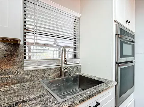 Kitchen - 1276 W Pearson St, Hernando, FL 34442 photo 5 of 7