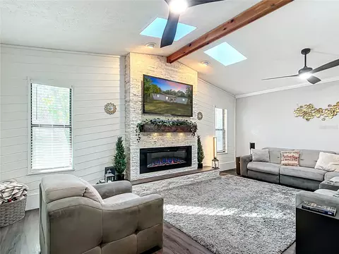 Living - 1276 W Pearson St, Hernando, FL 34442 photo 1 of 5