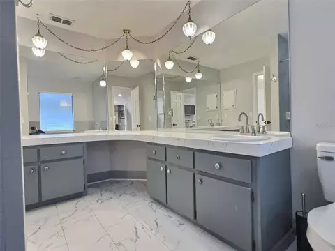 Bath - 1276 W Pearson St, Hernando, FL 34442 photo 1 of 6