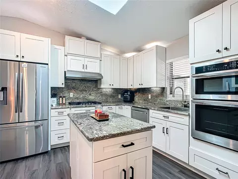Kitchen - 1276 W Pearson St, Hernando, FL 34442 photo 2 of 7