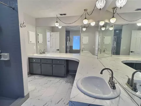 Bath - 1276 W Pearson St, Hernando, FL 34442 photo 3 of 6