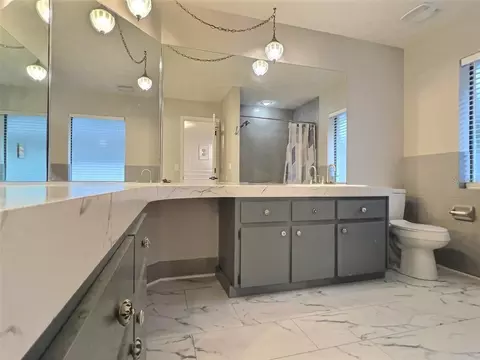 Bath - 1276 W Pearson St, Hernando, FL 34442 photo 2 of 6