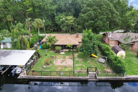 10090 S Riviera Pt, Homosassa, FL 34448