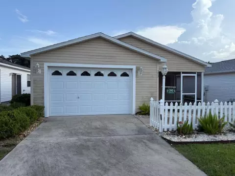 292 Starr Ln, The Villages, FL 32162