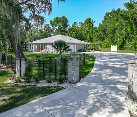 12750 SE 119th Ct, Ocklawaha, FL 32179