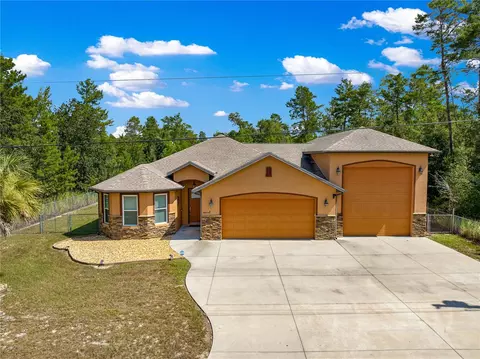 3 Bay Ln, Ocklawaha, FL 32179