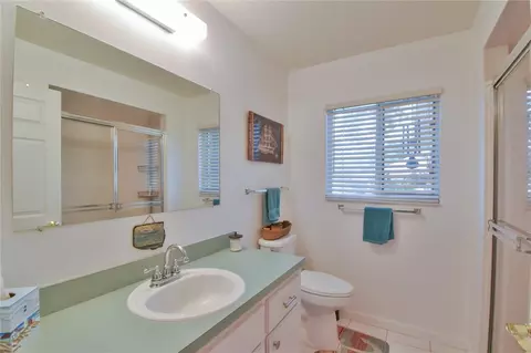 Bath - 5366 NW 21st Loop, Ocala, FL 34482 photo 3 of 3